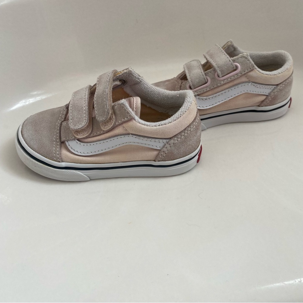 Vans Toddler Old Skool V sneakers in a light pink and suede, 6.5 - Picture 9 of 15